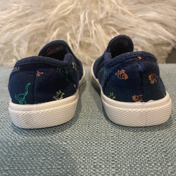 Carter’s size 6c slip on dinosaur print slip on - Picture 3 of 9